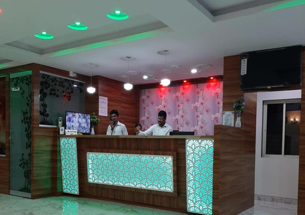 Hotel Sai Sk Palace Shirdi Zewnętrze zdjęcie